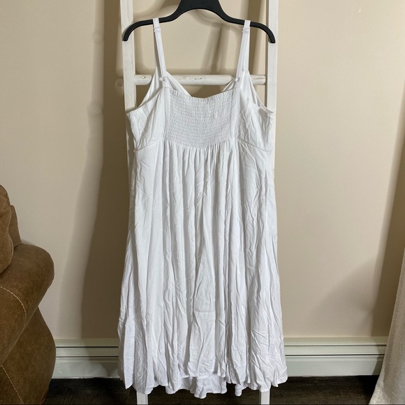 TORRID White stretch woven button midi dress. Size 2. - Picture 3 of 14